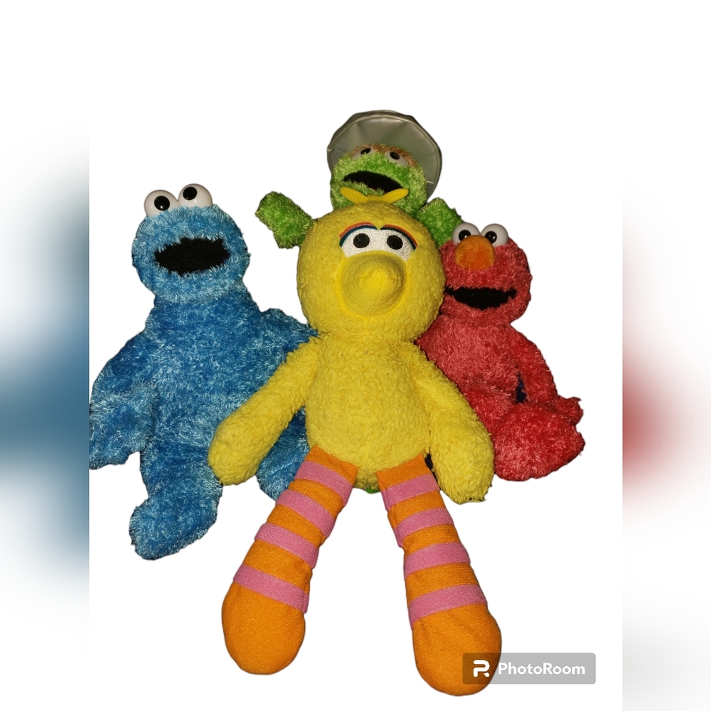 SESAME STREET LOT OF 4 PLUSH